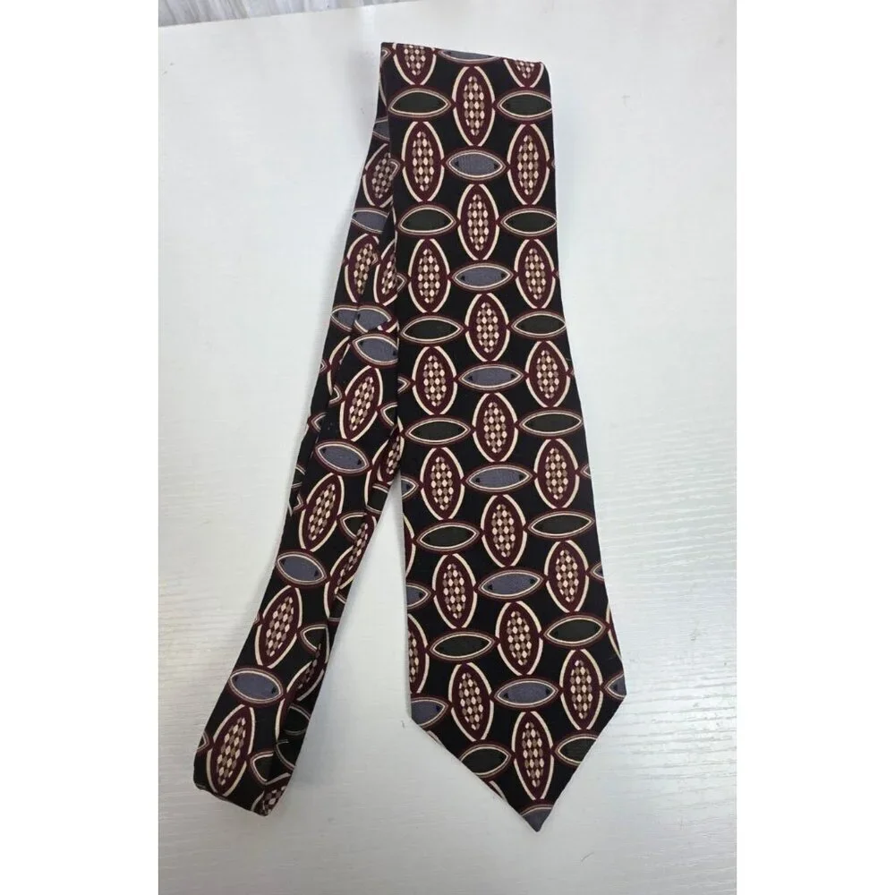 Men's New Haven Neckwear Company, Geometric Pattern, 100% Silk Necktie